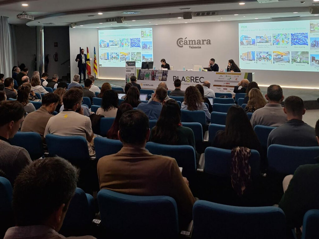 Reciclado de plásticos. FER participó en PLASREC 2025