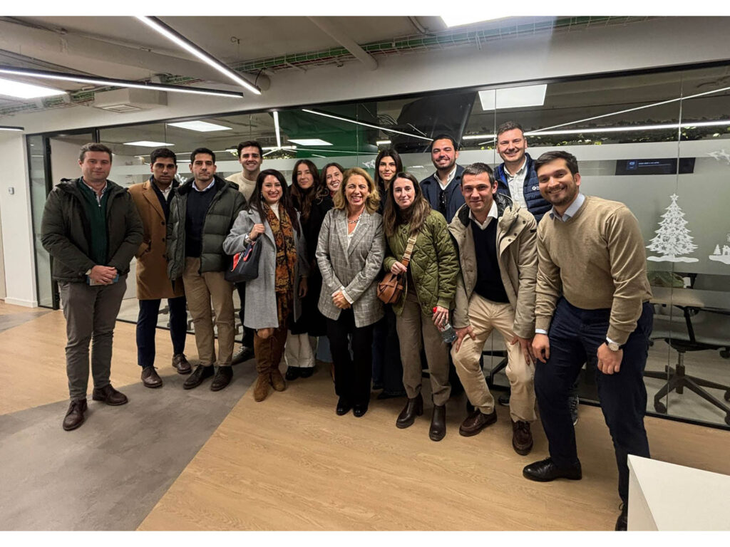 El grupo de Jóvenes Recicladores se reunió en la sede de FER