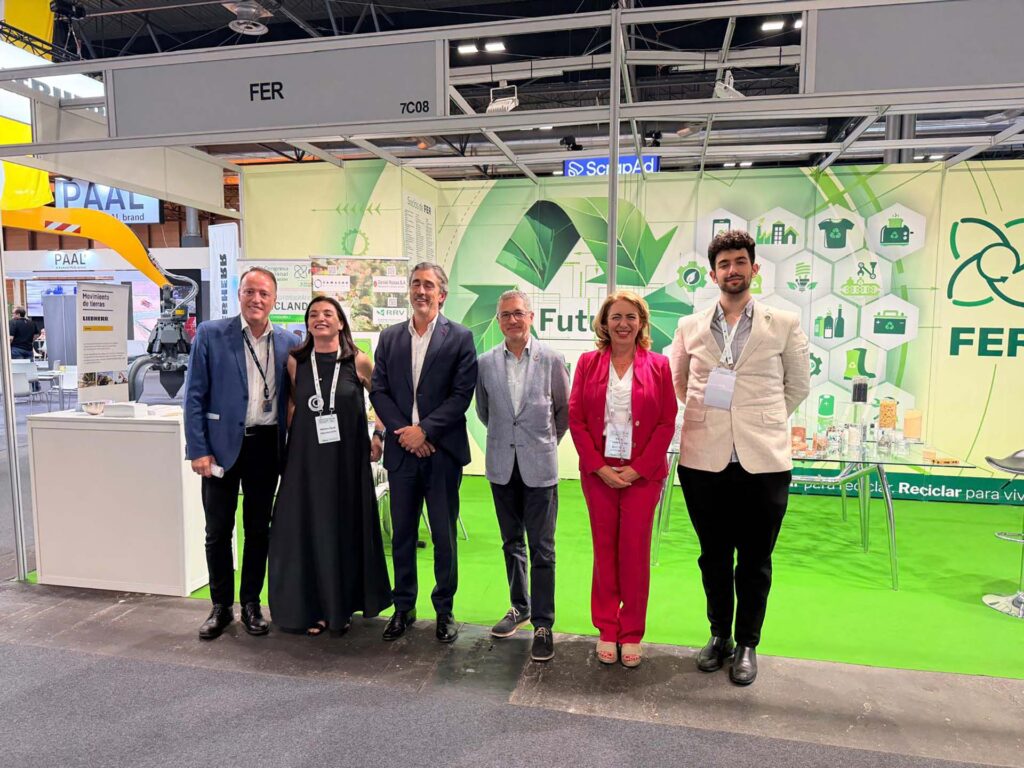 El secretario de Estado de Medio Ambiente visitó el stand de FER en el SRR 2026